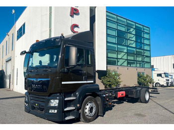 Truk sasis MAN TGS