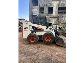 Skid steer Second Hand   BOBCAT S300 Skid-steer Loader with Very Good Performance Is for Sale at a Low Price: gambar 2