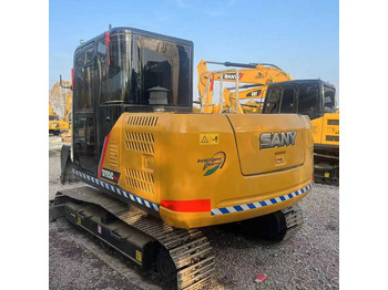 Ekskavator perayap SANY
