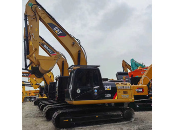 Ekskavator perayap CATERPILLAR 323D2L