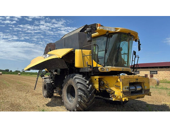 Pemanen gabungan NEW HOLLAND CR900