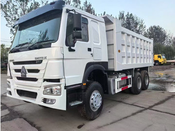 Truk box SINOTRUK HOWO