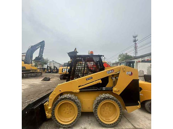 Skid steer CATERPILLAR