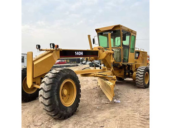 Ekskavator CATERPILLAR 140H