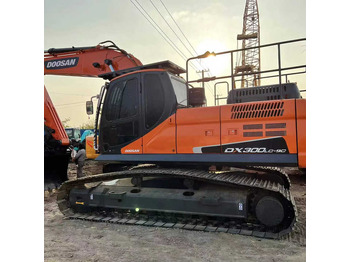 Ekskavator perayap DOOSAN DX300