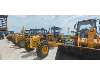 Grader CATERPILLAR 140M