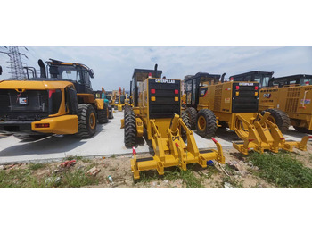 Grader CATERPILLAR 140M: gambar 2