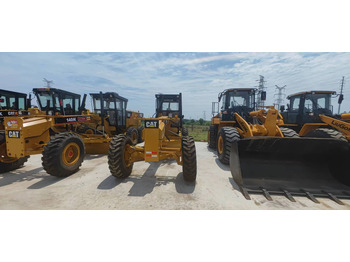 Grader CATERPILLAR 140M: gambar 4