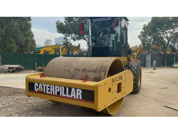 Roller jalan CATERPILLAR