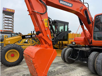 Ekskavator roda DOOSAN DH150W-7: gambar 2 Ekskavator roda DOOSAN DH150W-7: gambar 2