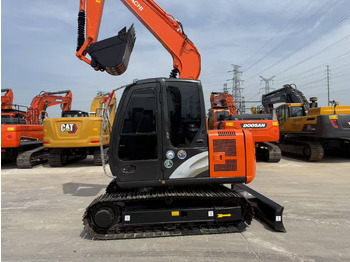 Ekskavator perayap HITACHI ZX70