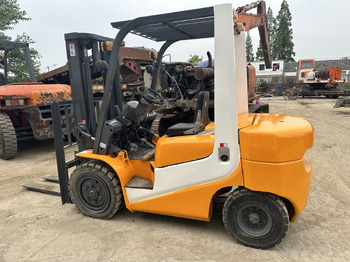 Forklift diesel TCM FD30: gambar 4