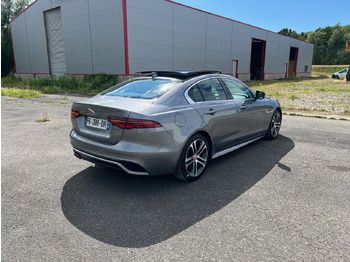 Mobil sedan JAGUAR XE 20MY SE R-DYN. 2.0L D 180 BVA8 Cockpit PANO: gambar 2 Mobil sedan JAGUAR XE 20MY SE R-DYN. 2.0L D 180 BVA8 Cockpit PANO: gambar 2