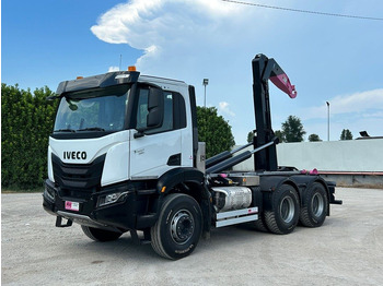 Hook lift IVECO Trakker