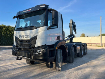 Hook lift IVECO Trakker