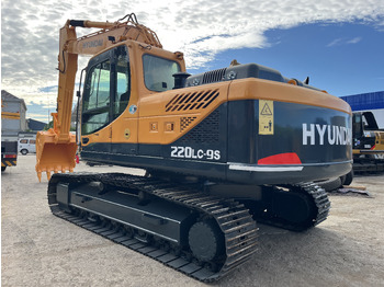 Ekskavator HYUNDAI