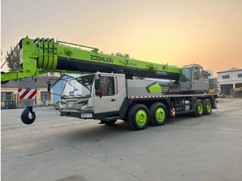 Derek bergerak ZOOMLION ZTC700V QY70V 70 ton 80 ton 90 ton 100 ton 110 ton 120 ton used truck crane: gambar 2