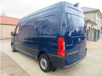 Van kecil Mercedes-Benz Sprinter 311CDi: gambar 5 Van kecil Mercedes-Benz Sprinter 311CDi: gambar 5