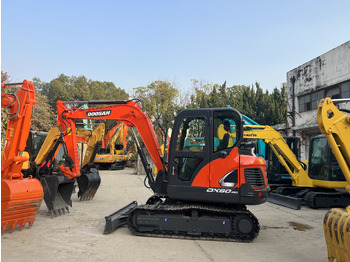 Ekskavator mini DOOSAN DX60