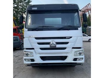 Truk jungkit SINOTRUK HOWO
