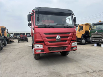 Truk jungkit SINOTRUK HOWO