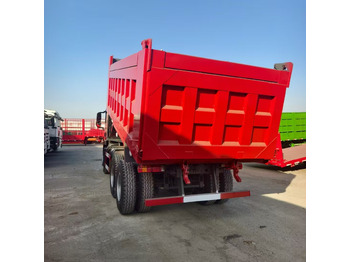 Truk jungkit SINOTRUK HOWO