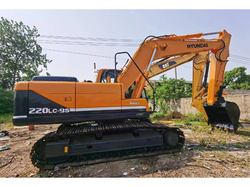 Ekskavator perayap HYUNDAI