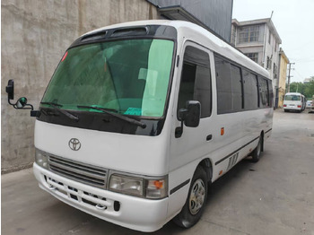 Bus pariwisata TOYOTA
