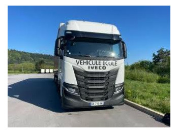 Tractor head IVECO S-WAY