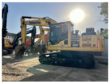 Ekskavator perayap KOMATSU PC200-8