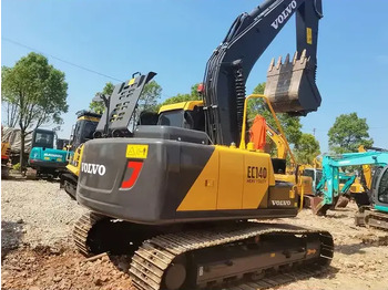 Ekskavator perayap VOLVO EC140