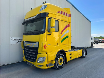 Tractor head DAF XF 530