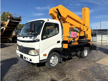 Platform udara yang dipasang di truk TADANO