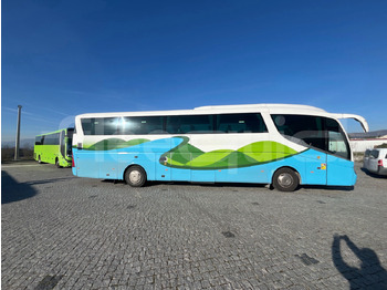 Bus pariwisata