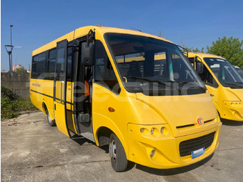 Bus sekolah IVECO