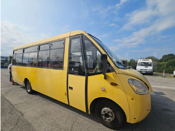 Bus sekolah IVECO