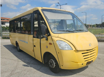 Bus sekolah IVECO