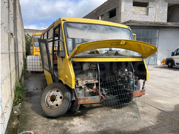 Bus sekolah IVECO