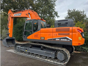 Ekskavator perayap DEVELON