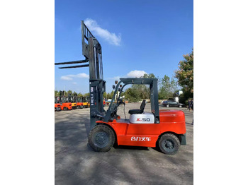 Forklift diesel HELI k50 used diesel forklift Customizable mast clamps: gambar 3 Forklift diesel HELI k50 used diesel forklift Customizable mast clamps: gambar 3