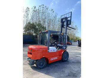 Forklift diesel HELI k50 used diesel forklift Customizable mast clamps: gambar 4 Forklift diesel HELI k50 used diesel forklift Customizable mast clamps: gambar 4