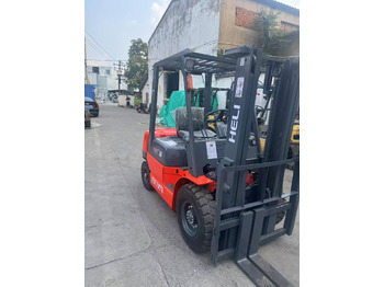 Leasing heli stock new 2024 model 3T diesel forklift Customizable Mast & Clamp heli stock new 2024 model 3T diesel forklift Customizable Mast & Clamp: gambar 2