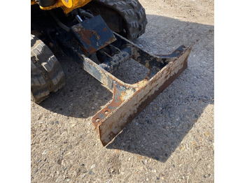 Ekskavator mini JCB 8008: gambar 4