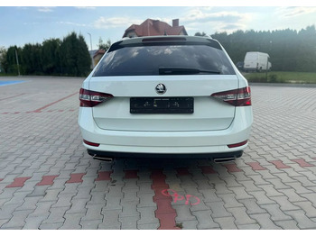 Station wagon Skoda Superb 2.0 TSI 4x4 Sportline DSG: gambar 5