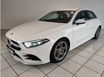 Mobil sedan MERCEDES-BENZ