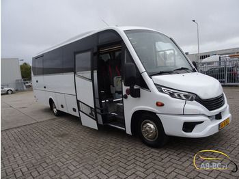 Bus pariwisata IVECO