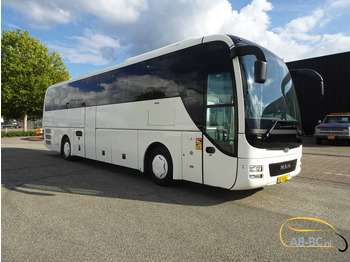 Bus pariwisata MAN Lion's Coach