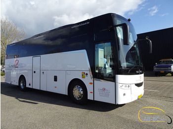 Bus pariwisata VAN HOOL