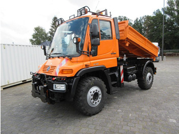 Truk jungkit UNIMOG U400