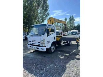Truk derek ISUZU